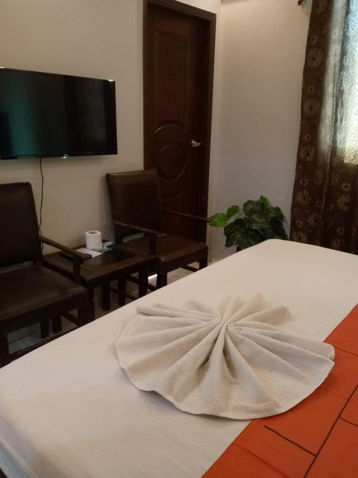 Goho Rooms Badar Karachi Esterno foto