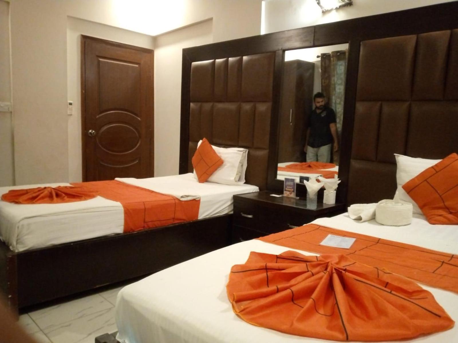 Goho Rooms Badar Karachi Esterno foto