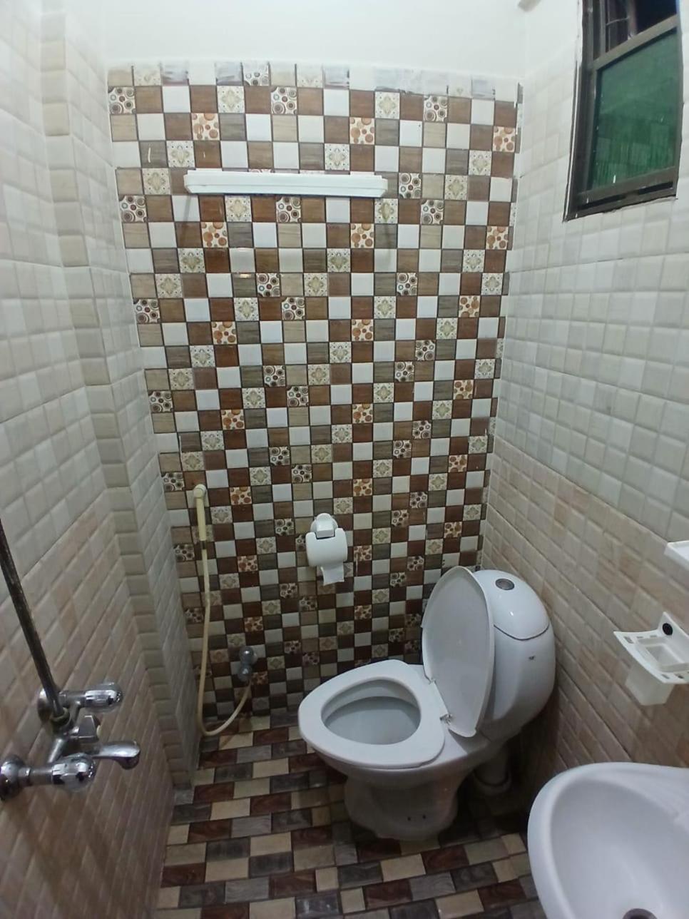 Goho Rooms Badar Karachi Esterno foto