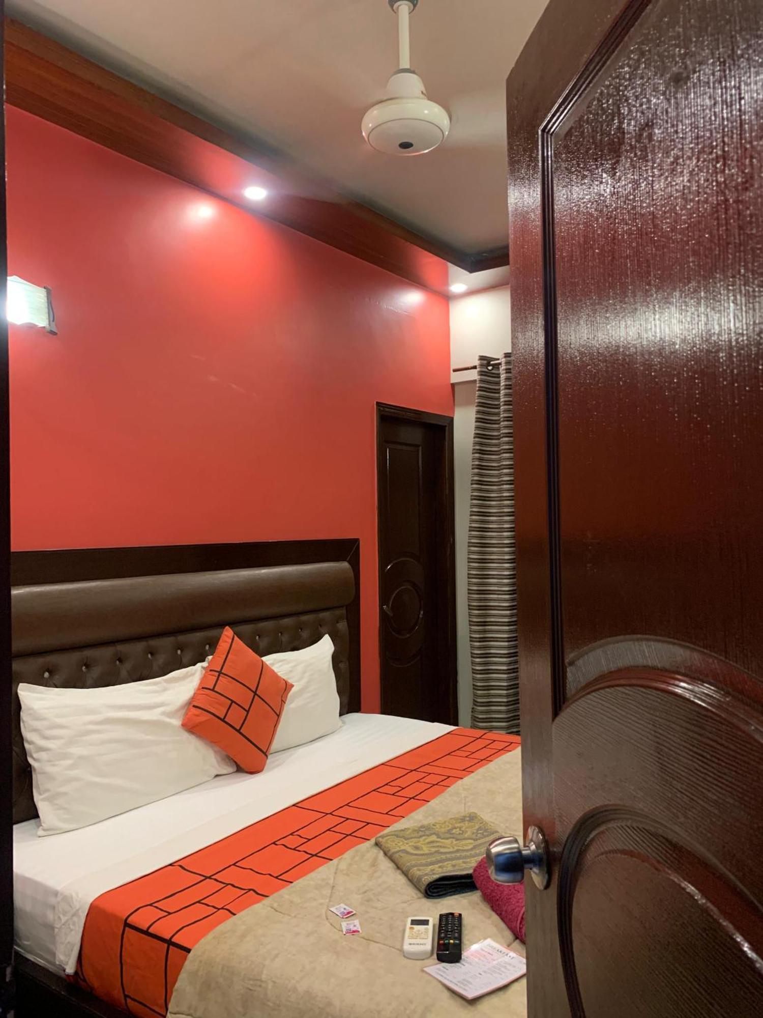 Goho Rooms Badar Karachi Esterno foto