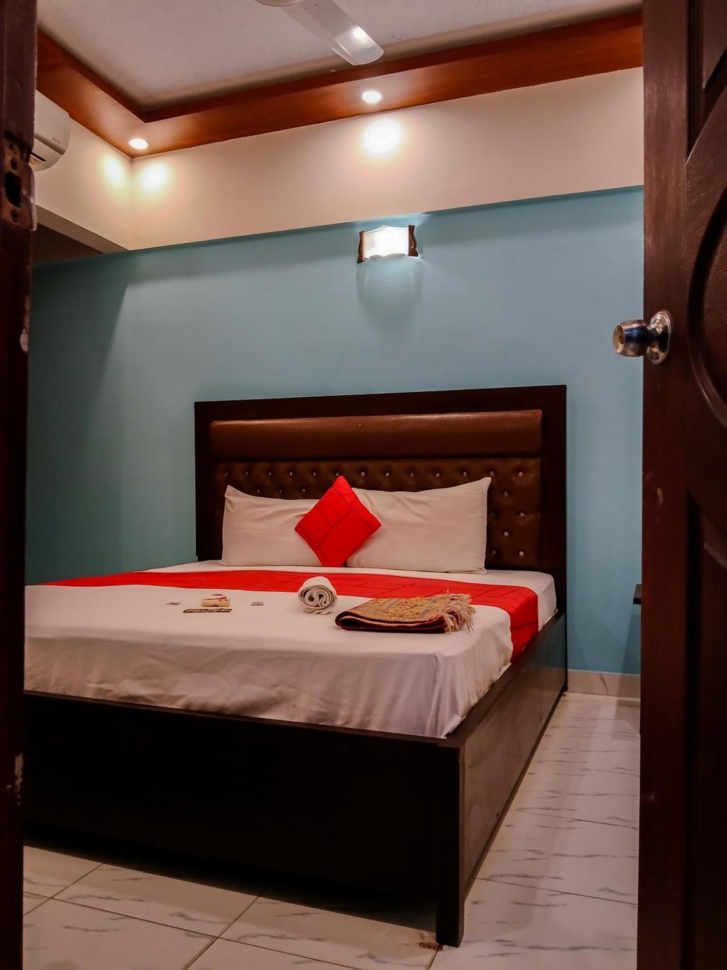 Goho Rooms Badar Karachi Esterno foto
